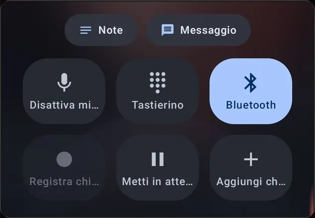 Rivo dialer: schermata di chiamata in corso con i pulsanti Note, Messaggio, Bluetooth e Registra chiamata